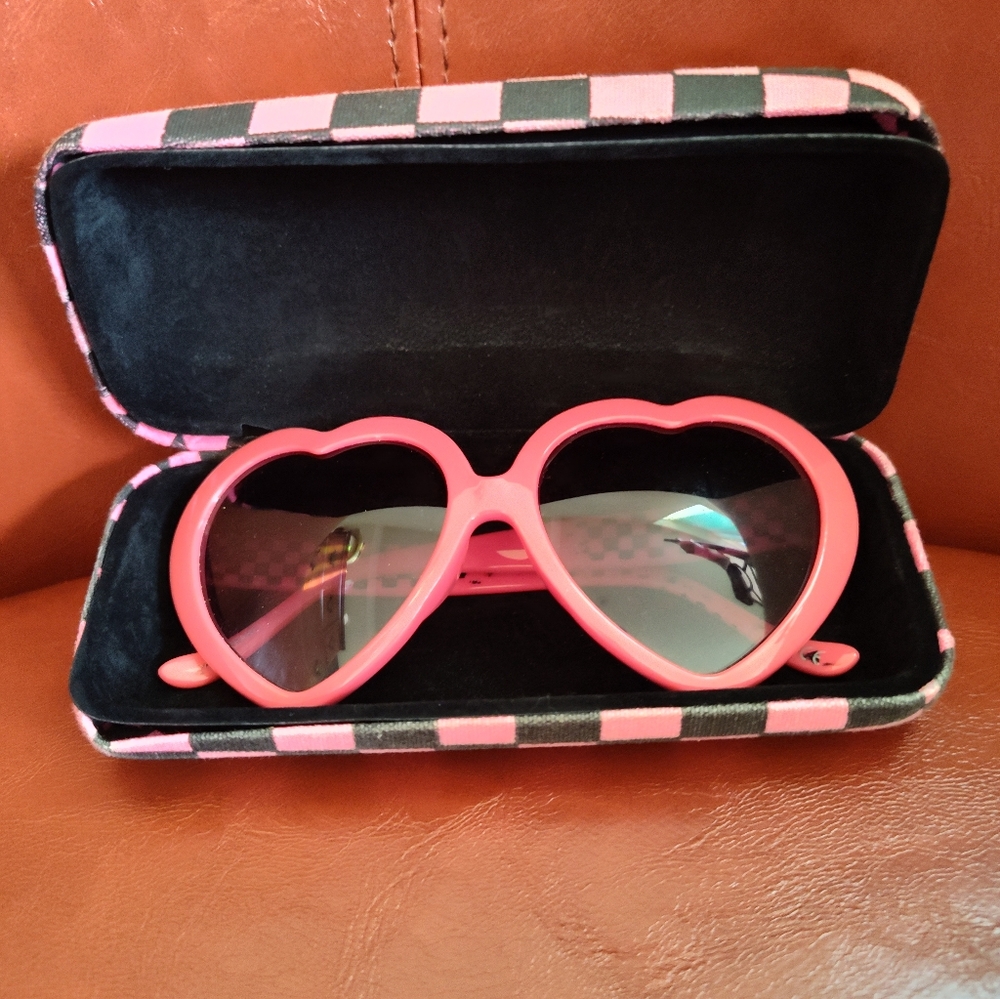 Vans Heart-Shaped Pink Women's Sunglasses